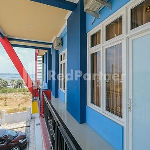 Grand Kencana Guesthouse near Wisata Bahari Lamongan